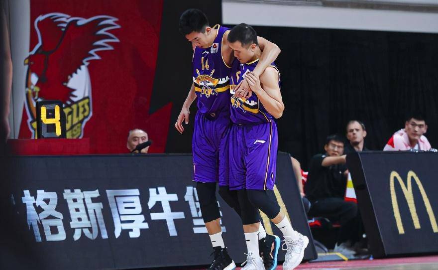 老将伤势康复，球队声势熠熠备战的简单介绍